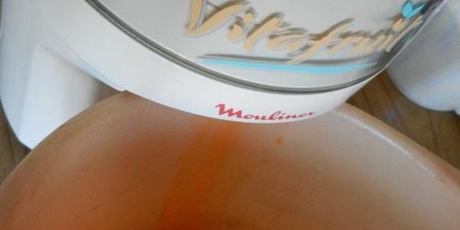 Рецепт сока из свеклы, яблок, моркови и лимона