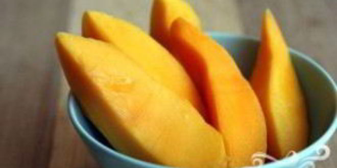 Рецепт витаминного напитка из клубники и манго