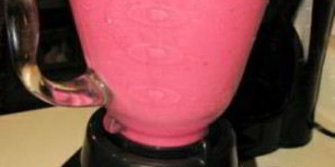 Рецепт витаминного напитка с мятой и клубникой