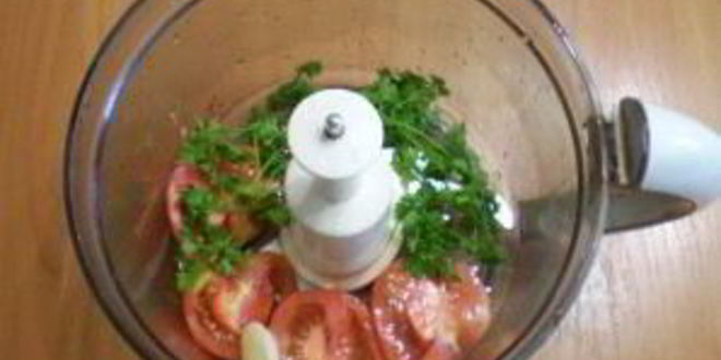 Рецепт зеленого коктейля с помидорами