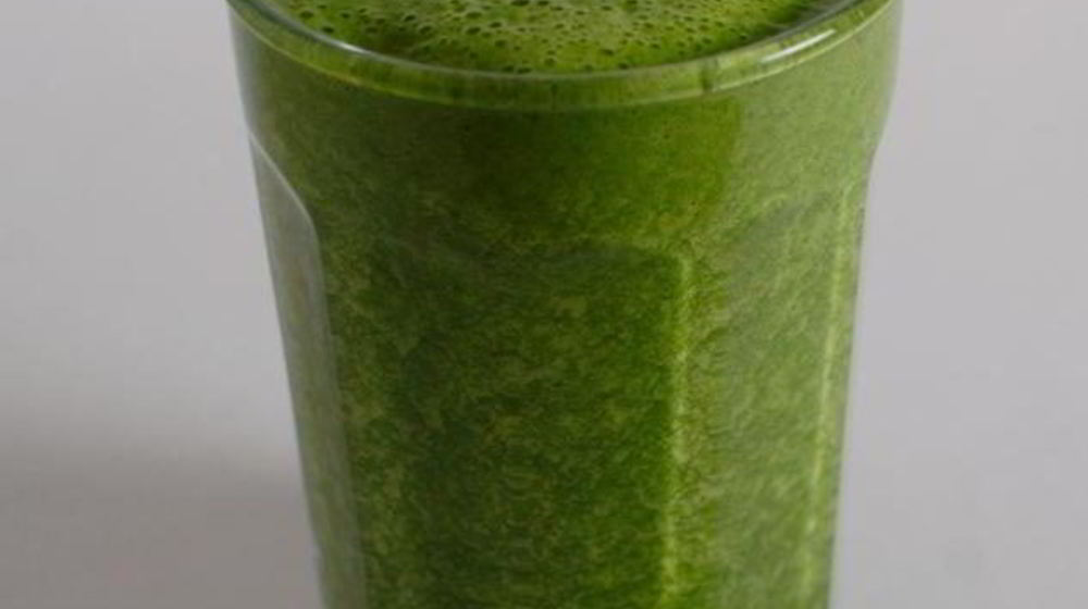Как приготовить зеленый витаминный напиток для зимы