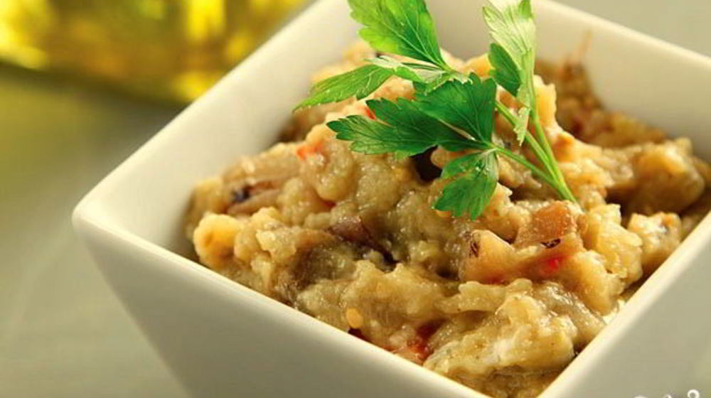 Как приготовить греческий салат из баклажанов