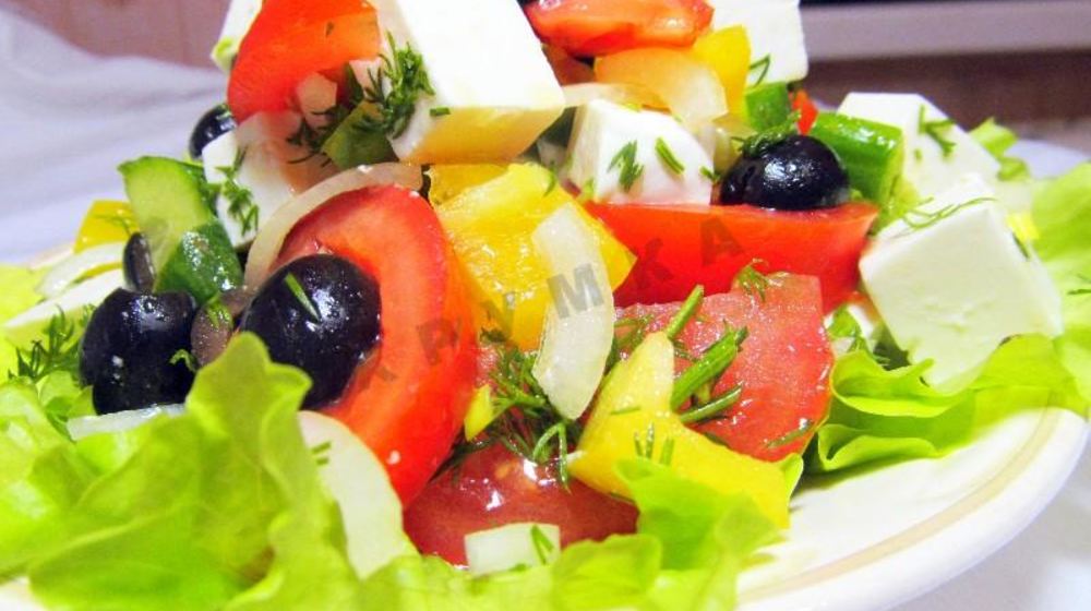 Как приготовить греческий салат с фетаксой и помидорами без майонеза