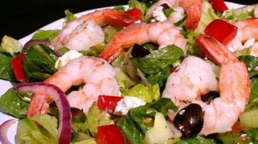 Как приготовить греческий салат с креветками