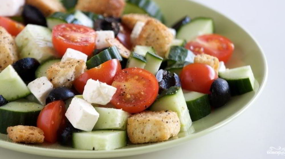 Как приготовить греческий салат с сухариками