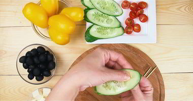 Рецепт Греческого салата в лодочке из перца