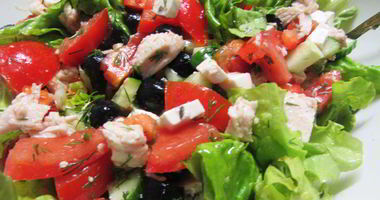 Рецепт Нарезанного греческого салата с курицей