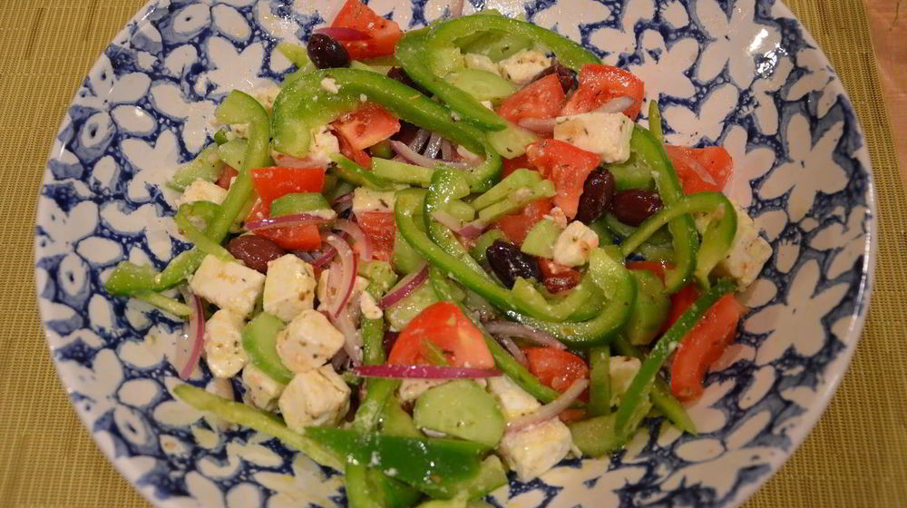 Как приготовить простой греческий салат