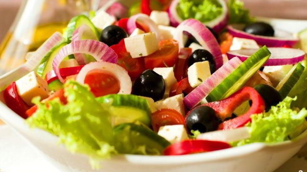 Как приготовить салат греческий с бальзамическим уксусом