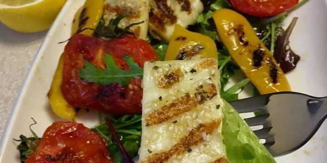 Рецепт салата-гриля с сыром халуми по-гречески