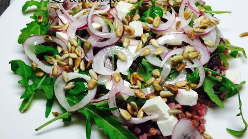 Как приготовить салат из гречки со свеклой и брынзой