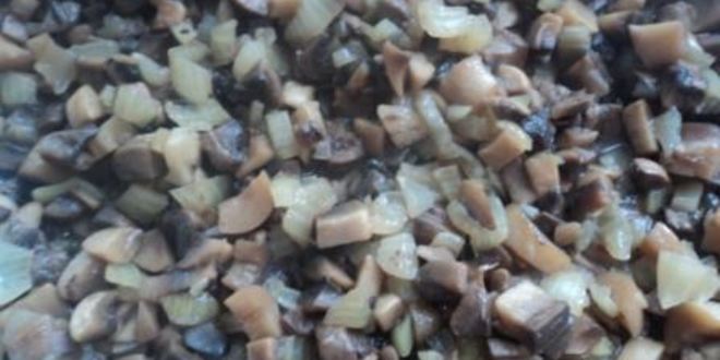 Рецепт теплого салата с гречкой, свеклой и грибами