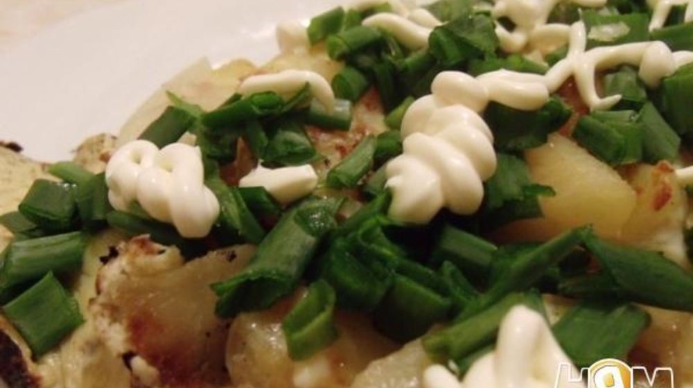 Как приготовить горячий картофельный салат