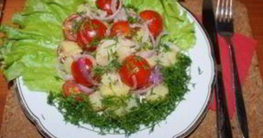 Рецепт Салата из картофеля с помидорами по-деревенски