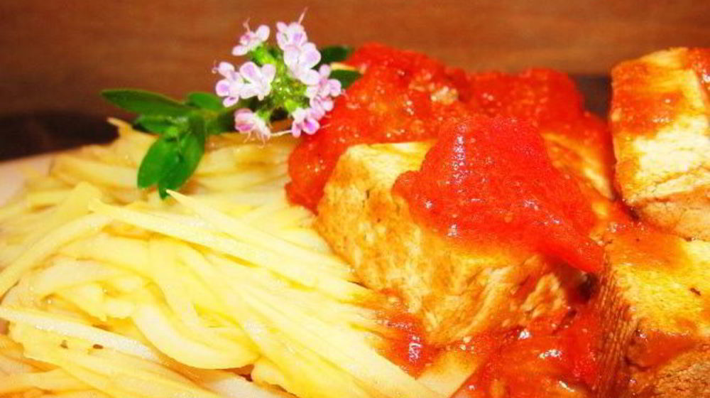 Как приготовить салат картофельный азиатская нотка с копченым тофу в томатном соусе