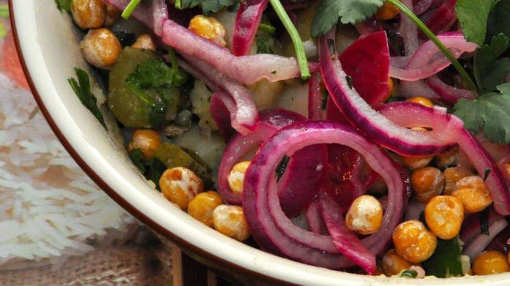 Как приготовить теплый картофельный салат с нутом