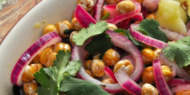 Рецепт теплого картофельного салата с нутом