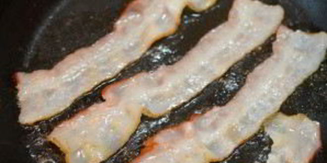 Рецепт теплого салата с картофелем и беконом