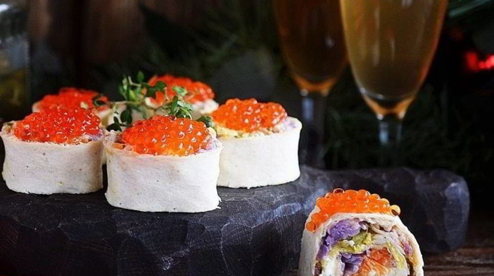 Как приготовить оливье с рыбой в рулете