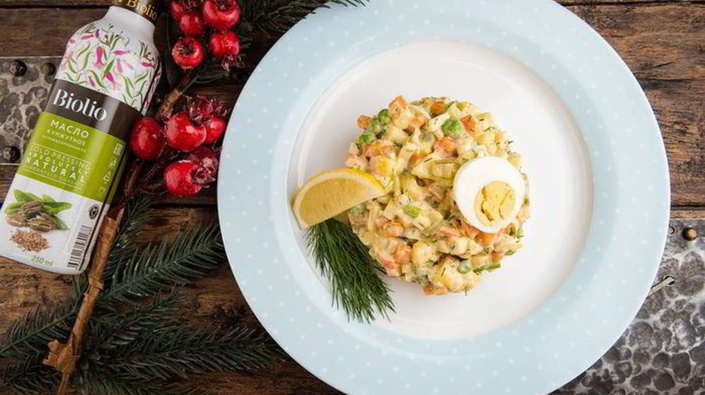 Как приготовить салат оливье с домашним майонезом