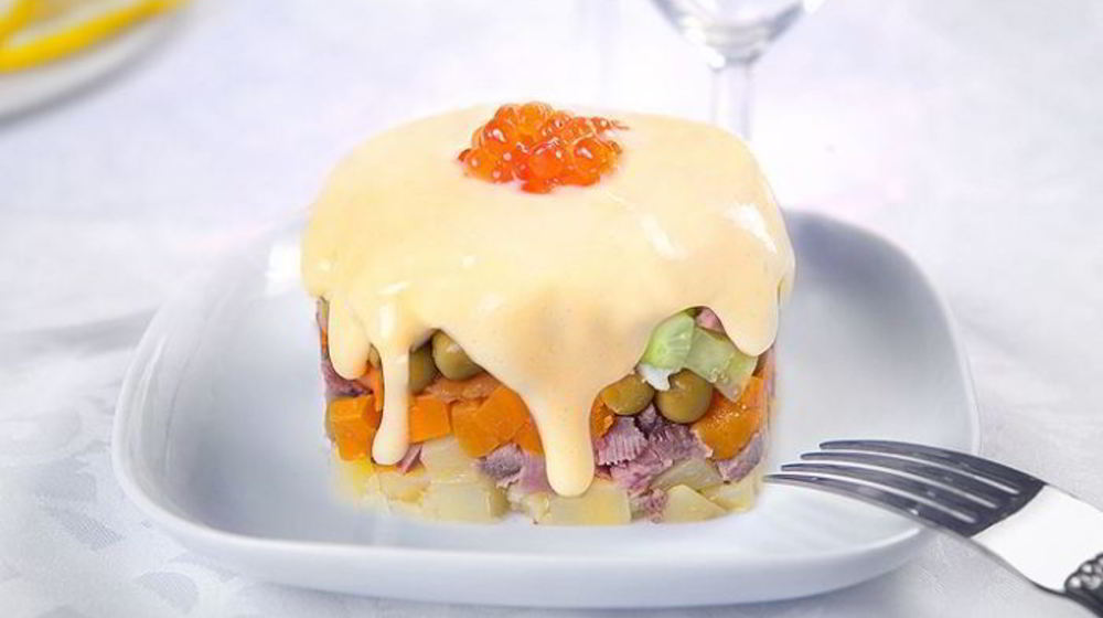 Как приготовить салат оливье слоями