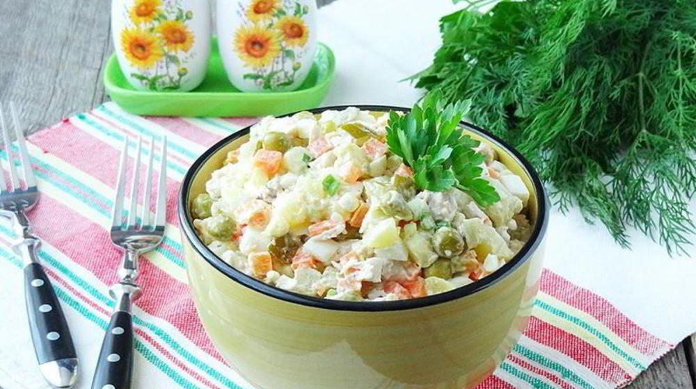 Как приготовить салат столичный оливье