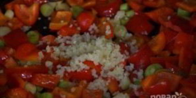 Рецепт салата из кальмаров с креветками