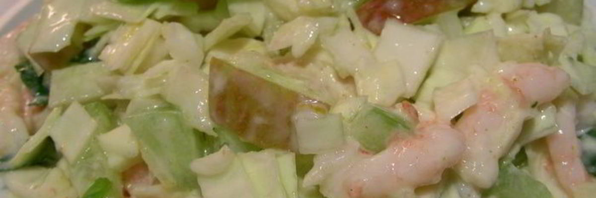 Рецепт Салата из капусты, креветок и яблок