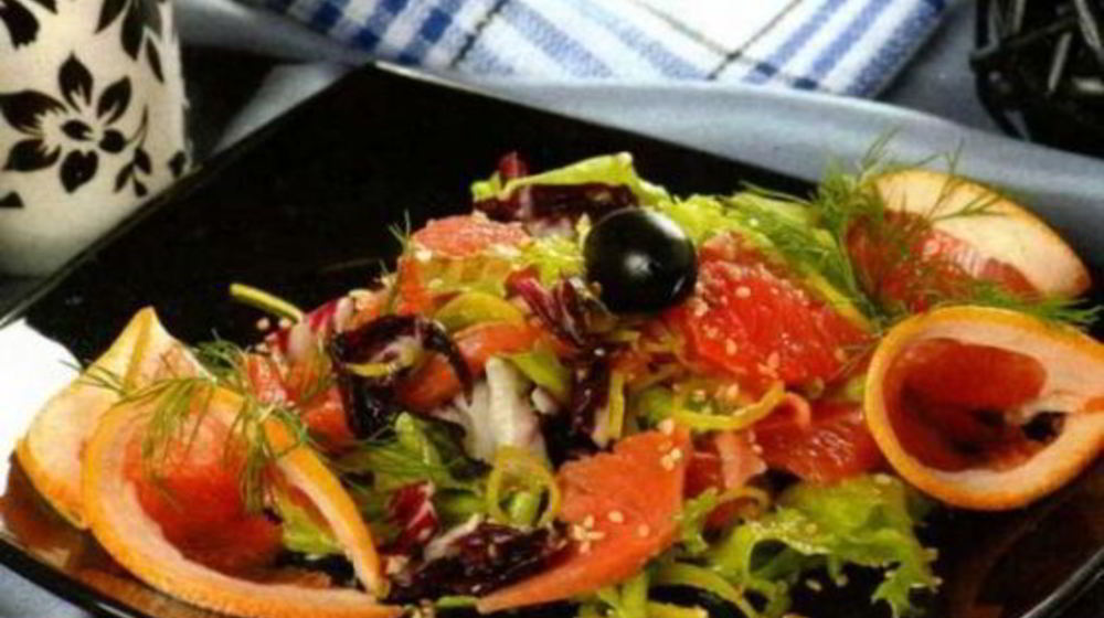 Как приготовить салат из лосося с грейпфрутом