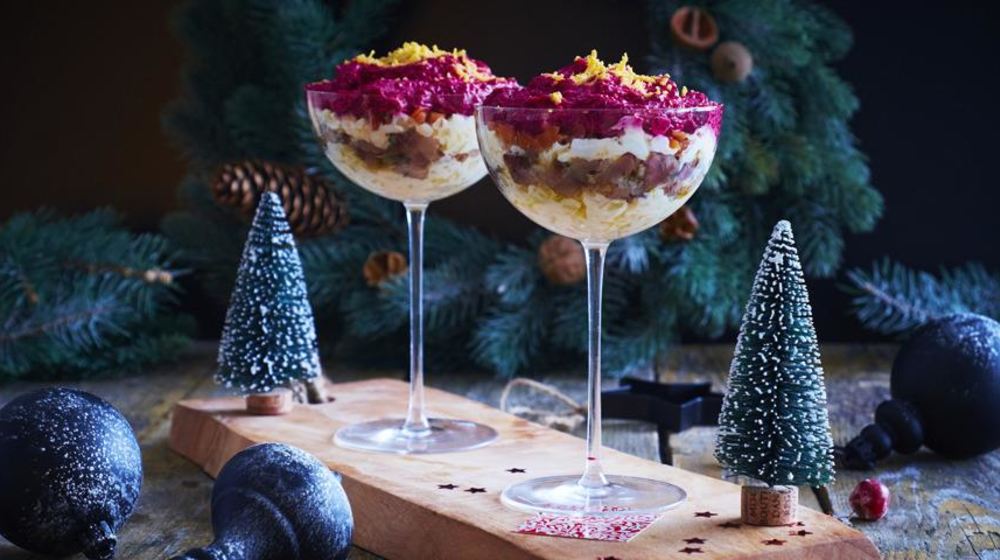 Как приготовить селедку под шубой в бокалах