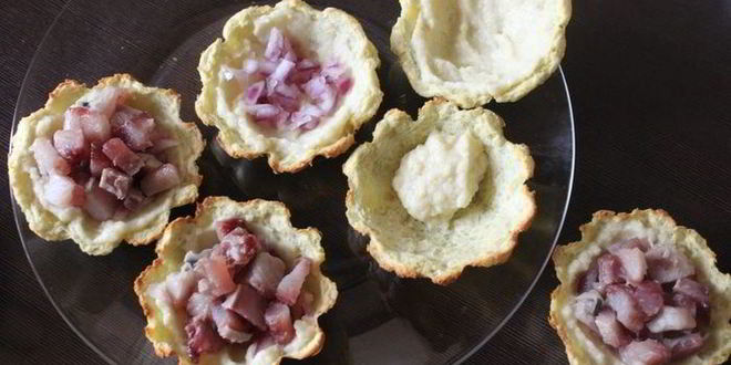 Рецепт селедки под шубой в картофельных корзинках