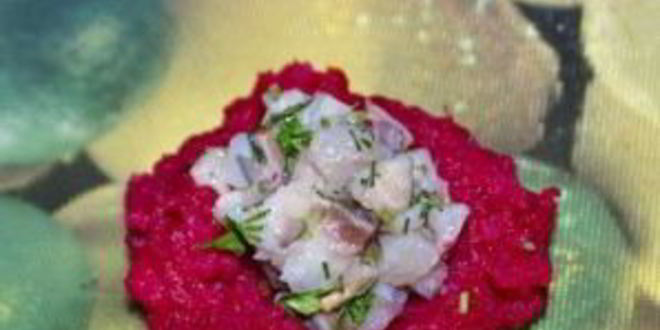 Рецепт селедки под шубой в виде клубники