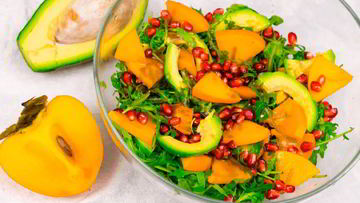 Рецепт Салата с авокадо и хурмой