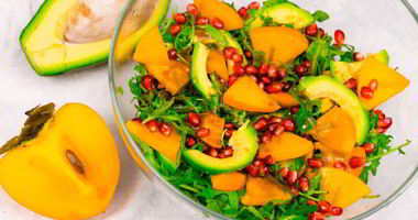 Рецепт Салата с авокадо и хурмой