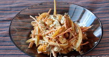 Рецепт Салата с курицей и орехами