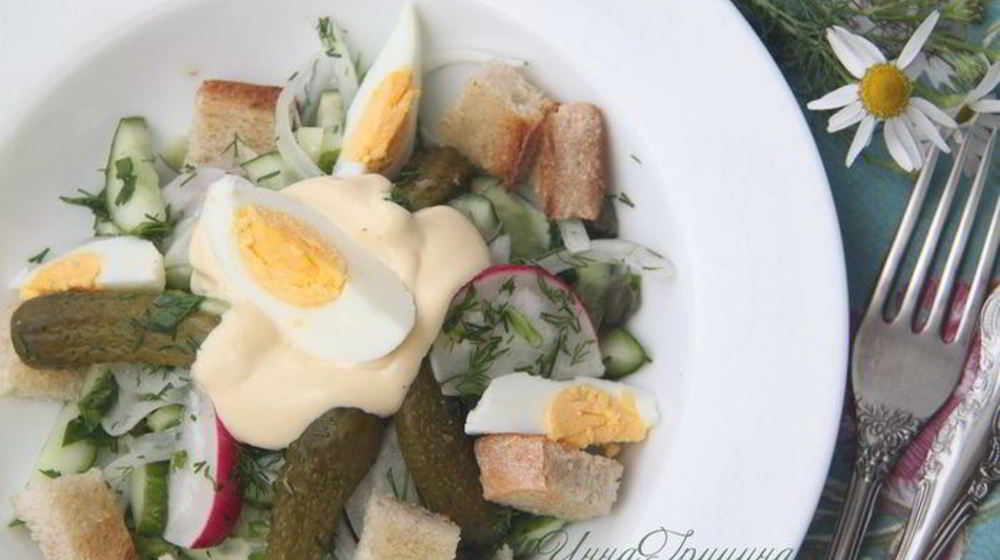 Как приготовить русский летний салат в стиле цезарь