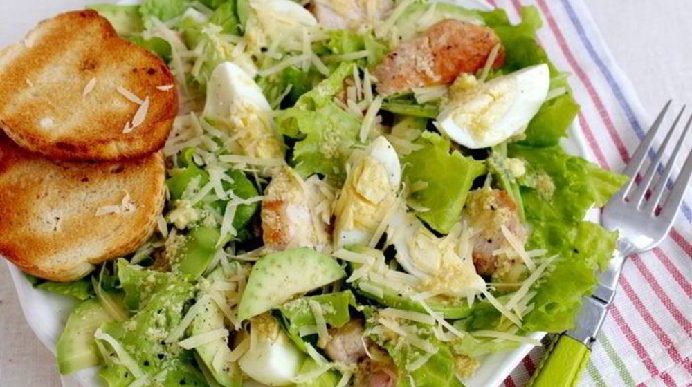 Как приготовить салат цезарь с авокадо