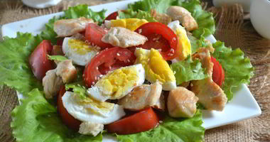 Рецепт Салата Цезарь с курицей и сухариками