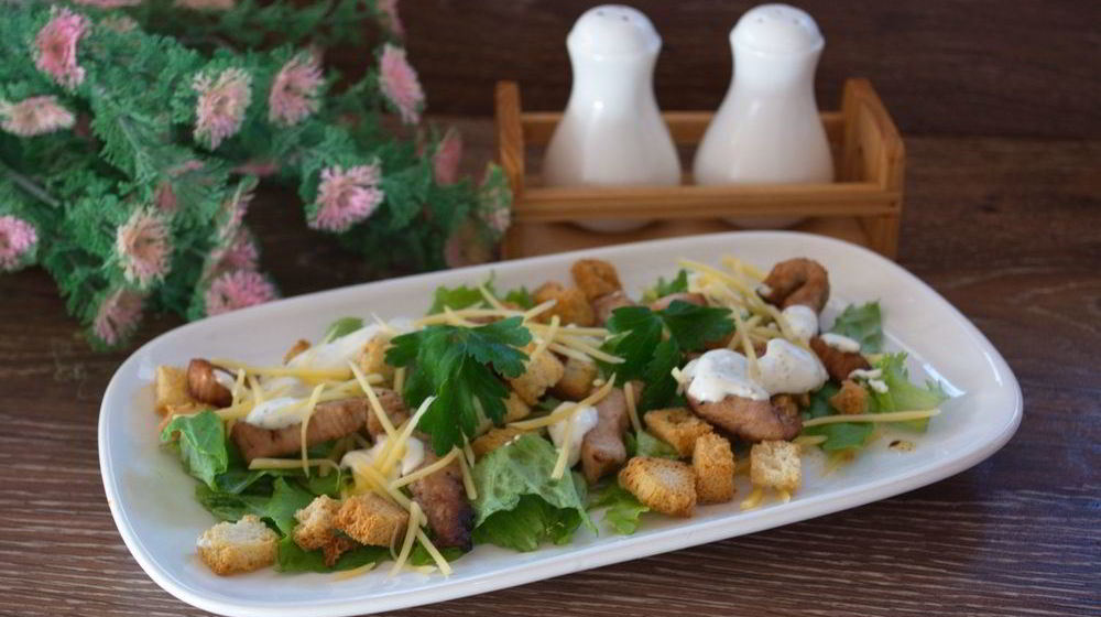 Как приготовить салат цезарь с курицей классический