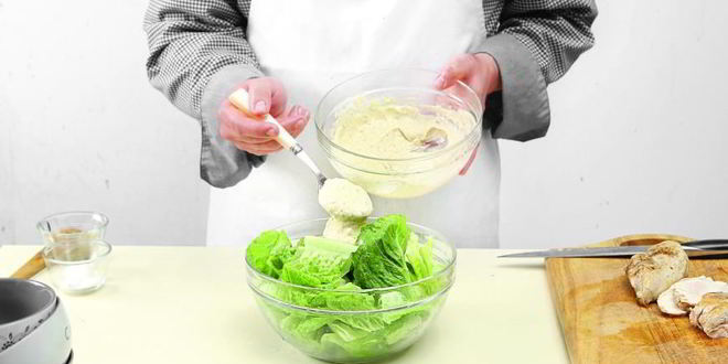 Рецепт салата цезарь с разными добавками