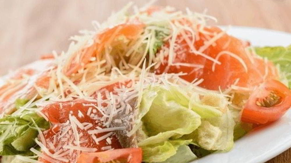 Как приготовить салат цезарь с семгой