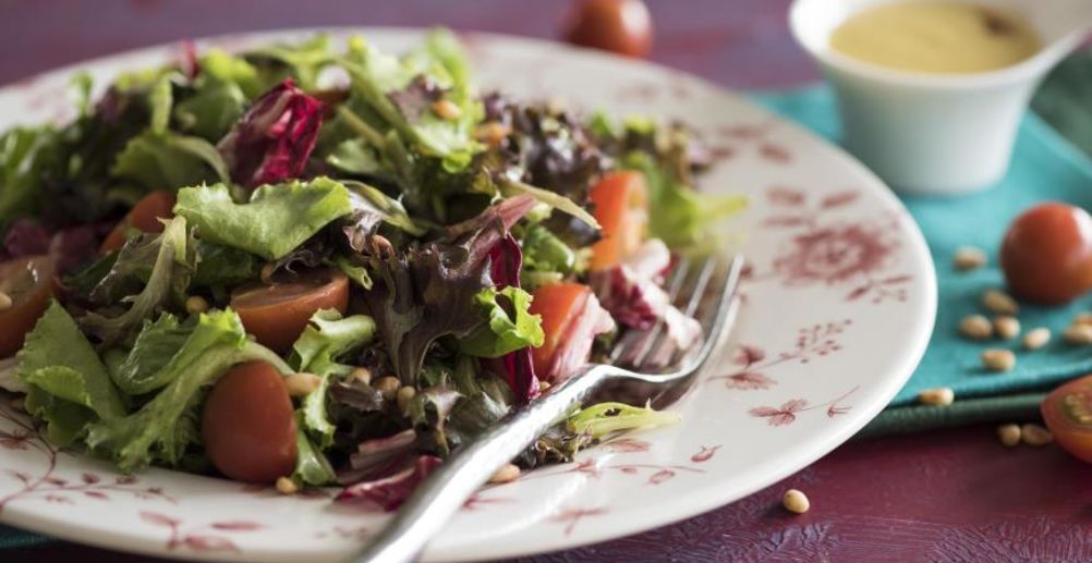 Рецепт салат из зеленой стручковой фасоли с картофелем и цыпленком конфи под соусом винегрет