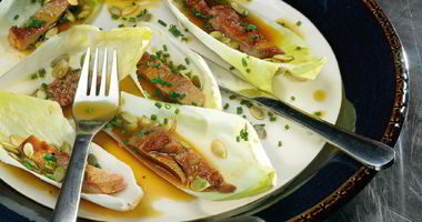 Рецепт Телячьей печенки с цикорием и тыквенным винегретом