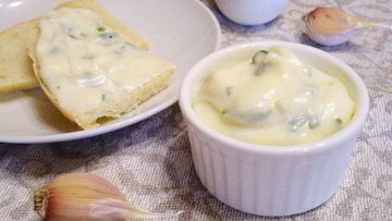 Рецепт Домашнего майонеза на курином яйце с чесноком и зеленью