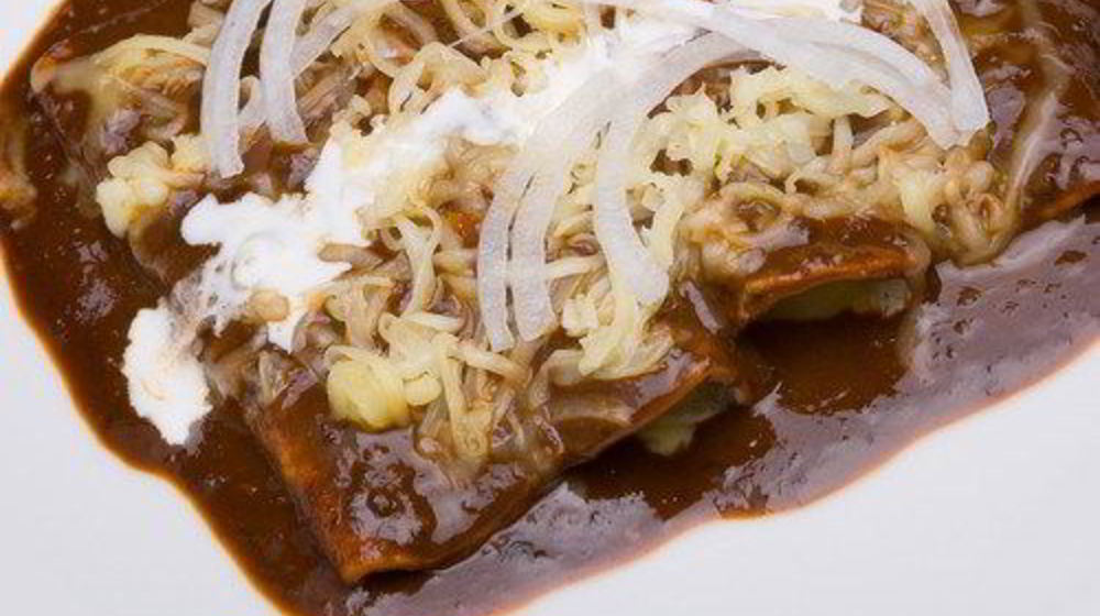 Как приготовить мексиканский шоколадный соус для мяса и птицы