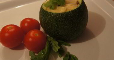 Рецепт Фаршированного круглого цукини с соусом песто