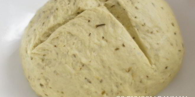 Рецепт фокаччи с соусом песто и тыквенными семечками