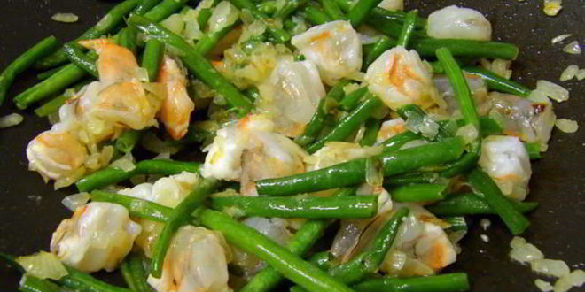 Рецепт пасты с креветками и фасолью под соусом песто