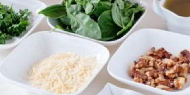 Рецепт пиццы три сыра с соусом песто