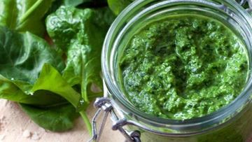 Рецепт Пряного соуса песто из шпината